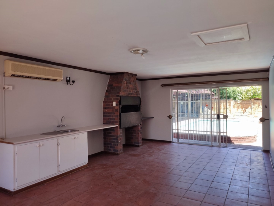 4 Bedroom Property for Sale in Fleurdal Free State